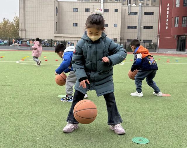 威尼克斯人西安市浐灞十六小：体育与多学科碰撞一场别开生面的体育跨学科融合展示课(图5)
