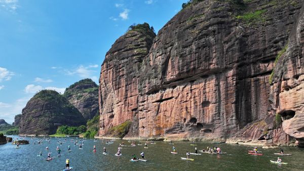 鹰潭龙虎山“体育+旅游”盛宴 燃爆旅游市场新热度威尼克斯人登录(图2)